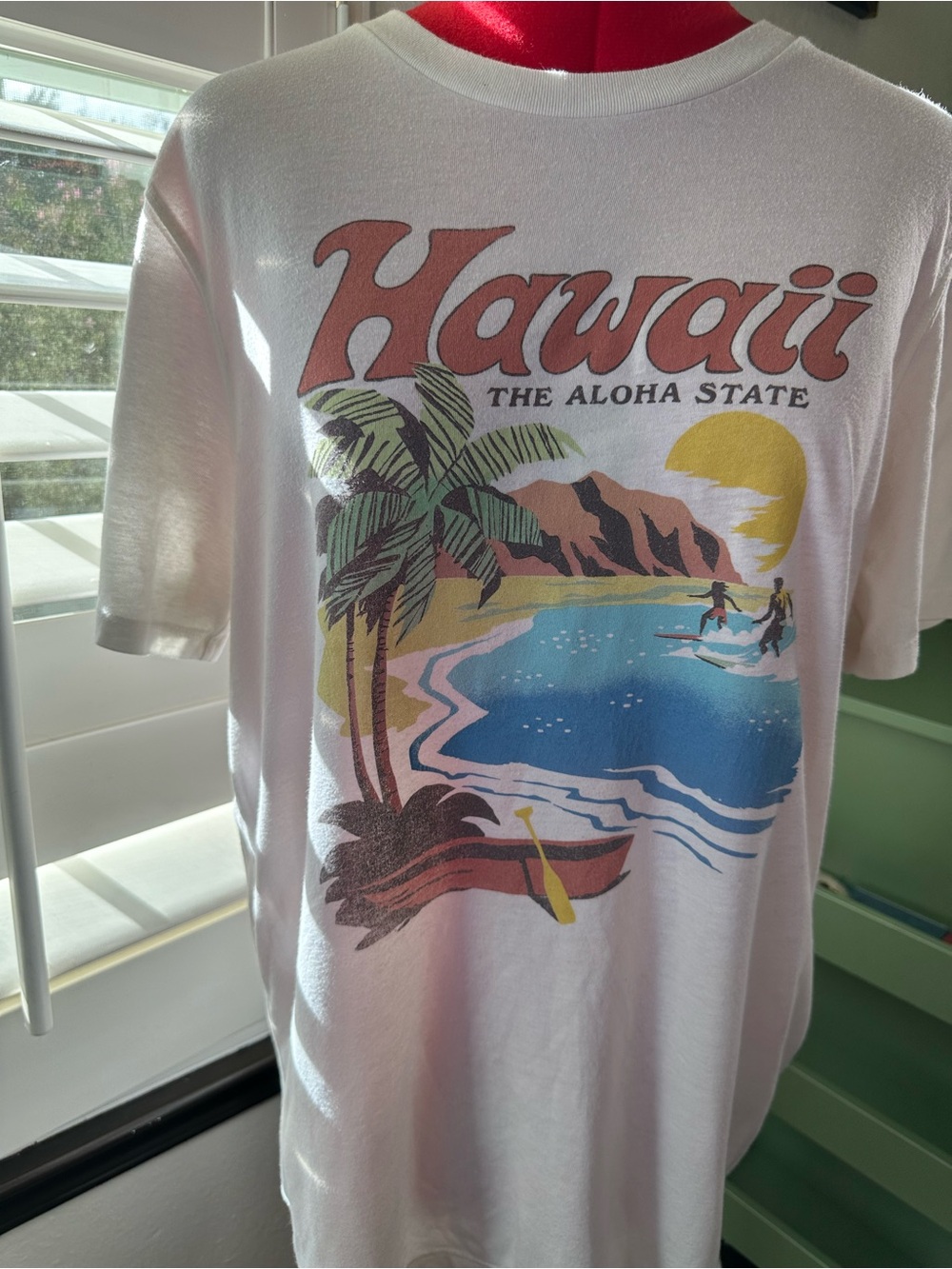 Old Navy White Hawaii Graphic Tee with Multicolor Beach Print